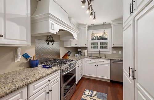 Saint Simons Island House | Excellent Location! Close to Restaurants, Shopping and Beach | Private large backyard
