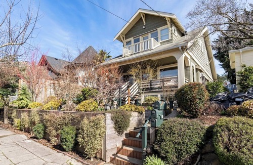 West Queen Anne Apartment | Excellent location - Close to downtown!