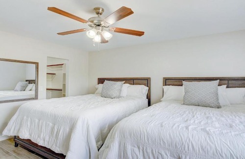 Camelback East Apartment | Excellent location,Relax in the heart of the City! by Kivoya