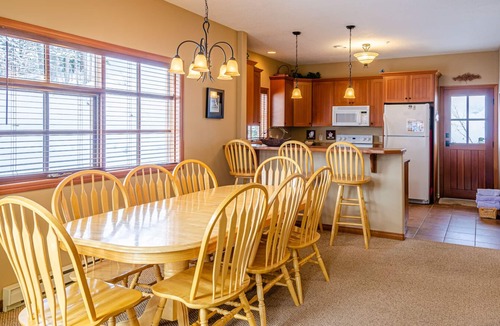 Sun Peaks House | Excellent multi level 3 bedroom townhouse with easy access to nearby runs and lift