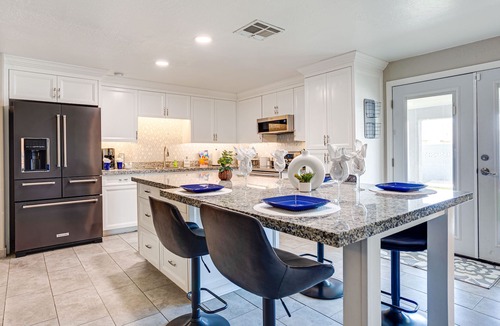 Maryvale House | Excellent Phoenix Retreat! Sleeps 9. Grassy Yard.