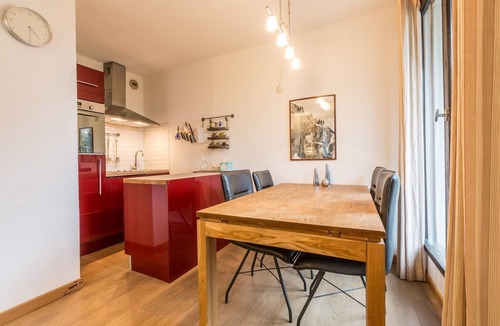 Chamonix City Centre Apartment | Excellent value for money, Balme 3b is a modern 2 bedroom apartment located in Chamonix Sud.