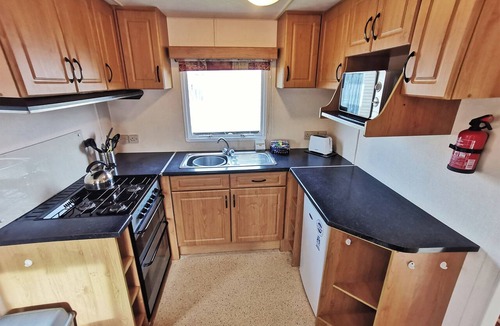Aberystwyth House | Excellent Value for money Bronze range, with one double bedroom and one twin.