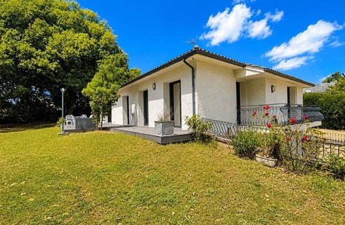 Chasseneuil-du-Poitou House | Exceptional home with 3 suites and a wooded estate of 3,800 m² – Near Futuroscope
