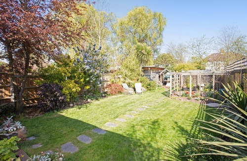 Coombe Vale House | Exceptional 5 Bed House in London Borough of Kingston