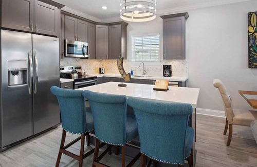Mid-City House | Exception Up-class Living! Book Today!