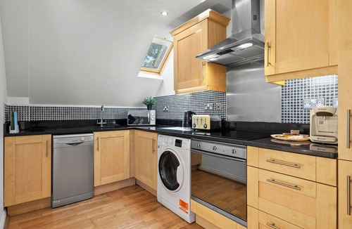 Leamington Spa Apartment | Exceptional 2 Bedroom 2 bathroom apartment with Netflix
