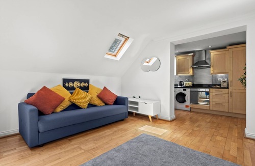 Leamington Spa Apartment | Exceptional 2 Bedroom 2 bathroom apartment with Netflix
