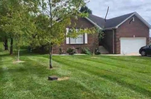 Bardstown House | EXCEPTIONAL 1 STORY HOME 3 Bd 2 Ba/3XL BEDS Near TOWN on BOURBON TRAIL Garage
