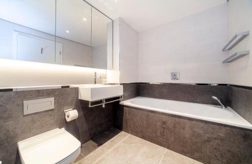 Queenstown Apartment | Exceptional 2BDR 2BTR Flat near Battersea Power st