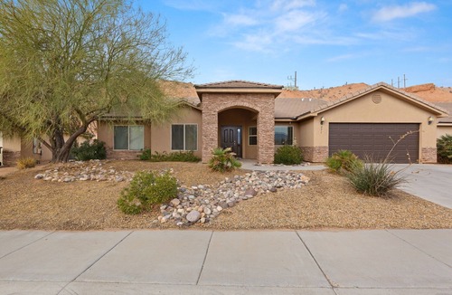 Mesquite House | Exceptional 4 Bedroom Vacation Home near Palmer Golf Course