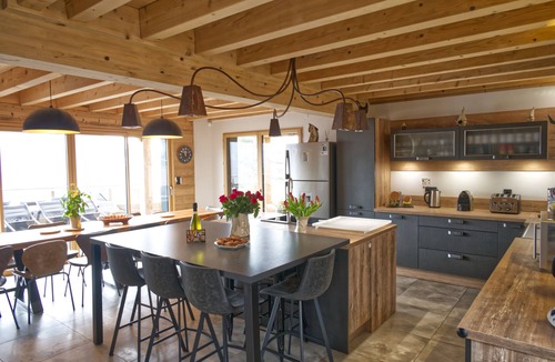 La Bresse Ski Chalet | Exceptional 5-Star Luxury Chalet for 2 to 15 People. Jacuzzi, 5-person sauna, and bathroom. S.Jeux