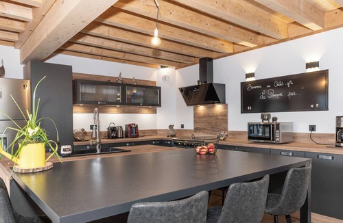La Bresse Ski Chalet | Exceptional 5-Star Luxury Chalet for 2 to 15 People. Jacuzzi, 5-person sauna, and bathroom. S.Jeux