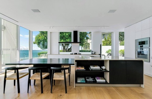 Key Biscayne Villa | Exceptional 6-bedroom ocean villa in Key Biscayne featuring infinity pool & more