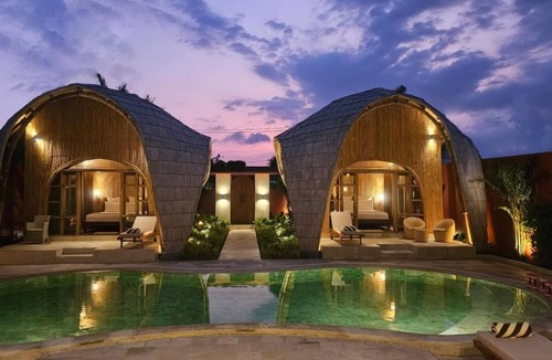Raya Kuta Villa | Exceptional Bamboo Estate in Kuta for 12 guests