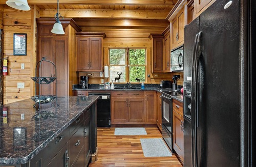 Lake Lure Cabin | Exceptional Big Views, Nice Getaway, Log - Symphony House by Carolina Properties