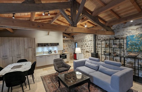 Soyaux Cottage | Exceptional bungalow, spacious, shared pool, for long stays