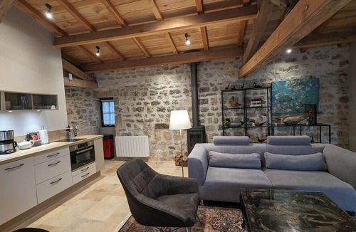 Soyaux Cottage | Exceptional bungalow, spacious, shared pool, for long stays