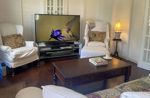Estate East Street House | EXCEPTIONAL HISTORIC 18TH C GUEST HOUSE ON TROPICAL COURTYARD WITH POOL !
