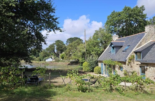 Arradon House | Exceptional house with view and direct access to the sea, nestled in a quiet wooded park