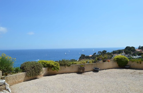 Cassis Villa | Exceptional location with breathtaking views ideal for a couple and 2 children