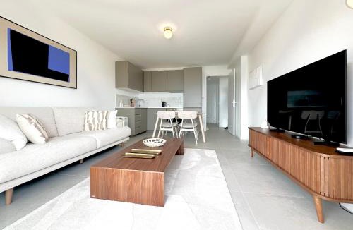 Agay Apartment | Exceptional - Sea View - 6 People - Air Conditioning - Parking