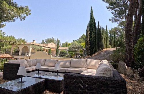 Cavaillon Villa | Exceptional villa in Provence's Luberon region with a pool and breathtaking views
