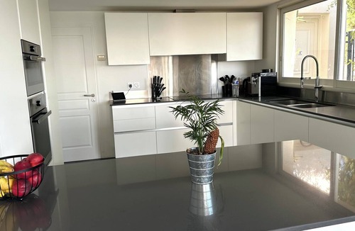 Les Aygalades House | Exceptional Villa with Pool & Adjoining Apartment - Sleeps 10