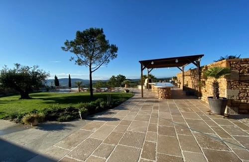 Charnay House | Exceptional villa with breathtaking views, in the heart of the golden stones!