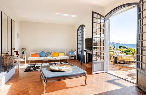 Gairaut Villa | Exceptional villa with pool and sea view
