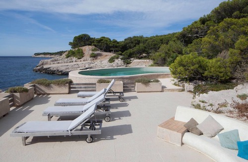 Cassis Villa | Exceptional waterfront villa
