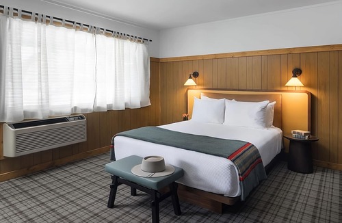 Jackson Hotel | Exciting Countryside Escapade! Near National Elk Refuge, Free Parking