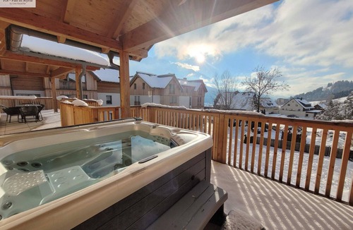 Tauplitz Apartment | Exclusive penthouse apartment Bergkristall with whirlpool, sauna and mountain vi