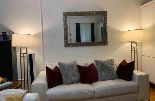 Cortlandt House | Exclusive 2 Bedroom House, Large Discreet Backyard