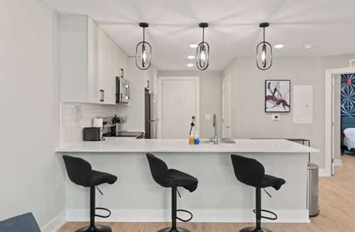 Northern Liberties Apartment | Exclusive 2BR Philly Apartment with Space for 8