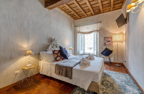 Rione VI Parione Apartment | Exclusive 3BR with View over Campo de Fiori IREX Apartment