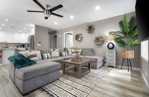 East Mesa House | Exclusive 5BR: Pool, Fire Pit & Games