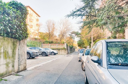 San Giovanni-Chiadino-Rozzol Apartment | Exclusive and bright apartment 10 minutes by car from the Politeama Rossetti Theater.Located in the upper area of ​the city, very quiet and residential, with a splendid view of the Gulf.Located on the third floor of a building with an elevator.In 80