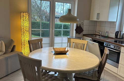 Zingst Apartment | Exclusive apartment with garden and fireplace near the beach