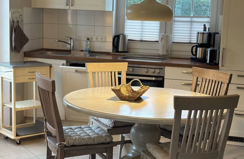 Zingst Apartment | Exclusive apartment with garden and fireplace near the beach