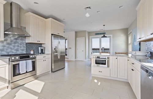 East Quogue House | Exclusive Bayfront Oasis Awaits You In East Quogue