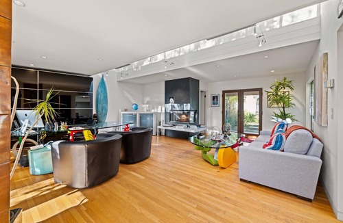 Toro Canyon House | Exclusive Beachfront Compound