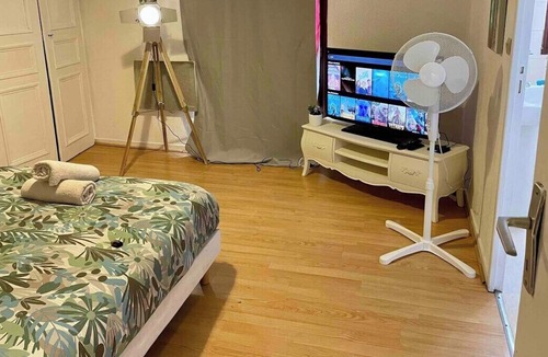 Nord - Gare Apartment | Exclusive building for groups