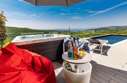 Grizane Villa | Exclusive.. Charming. Relaxing. Comfortable. Strong Features of Villa Ena