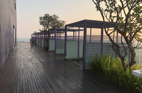 Pantai Dalam Condo | Exclusive City Retreat | Rooftop Pool & King Comfort