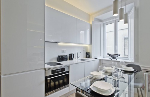 Merces Apartment | Exclusive Downtown Apartment (C74)