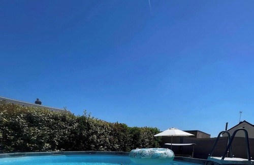 Clermont House | Exclusive getaway with pool and jacuzzi