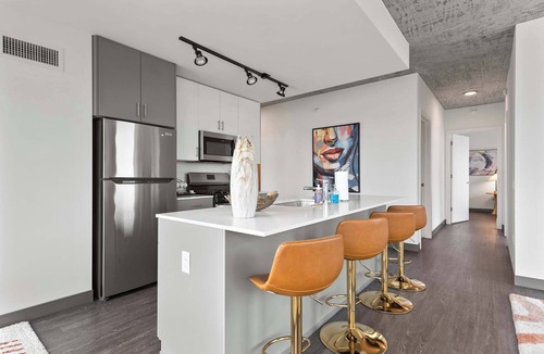 West Loop Apartment | Exclusive Group Getaway in Vibrant West Loop