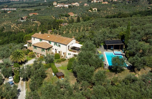Lamporecchio Villa | Exclusive Hilltop Villa near Florence - Pool, Views - Ideal for Families/Friends