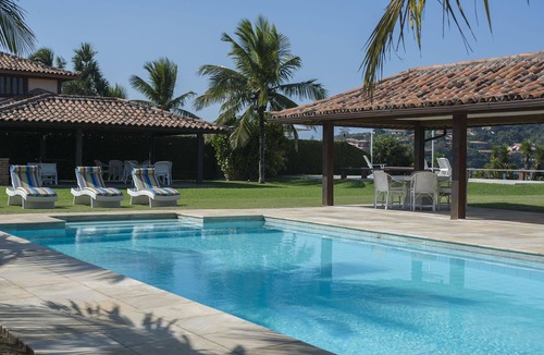 Village da Ferradura House | Exclusive house on the edge of Ferradura Beach.